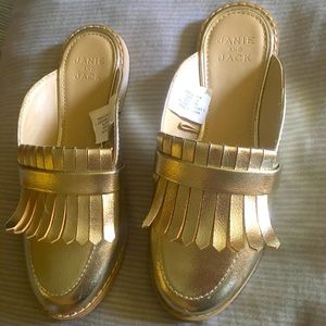 Girls slip on shoes